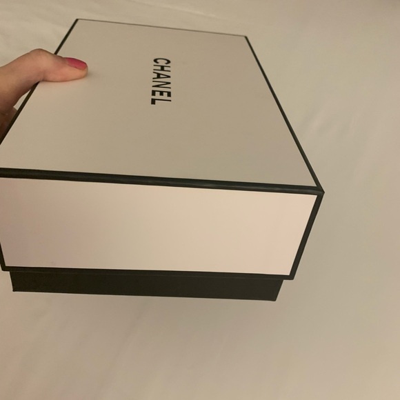 Brand new rare and collectible authentic Chanel with ribbon ,must have! - Picture 7 of 12